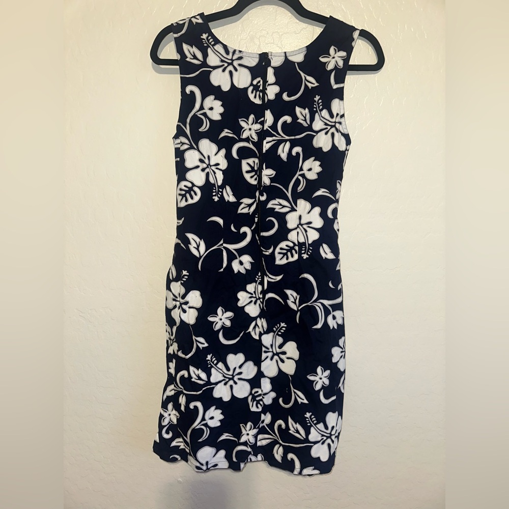 Hawaiian Floral Navy and White Summer Dress - Picture 8 of 9